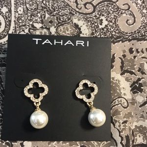 Gold and pearl earrings